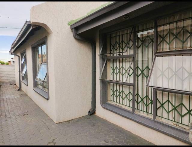 3 BEDROOM HOUSE FOR SALE IN WESTENBURG